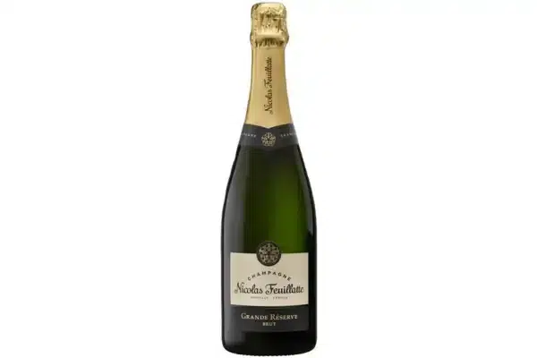 Une bouteille de champagne standard de marque Nicolas Feuillatte