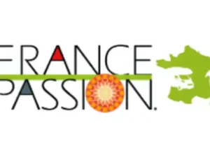 Le logo de France Passion un guide de voyage en France en véhicules de loisirs.