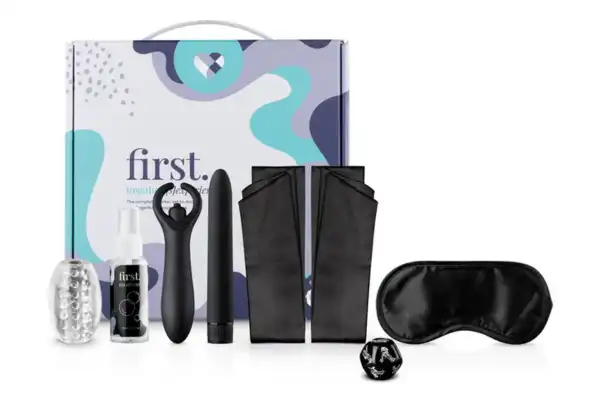 Une photo d'un assortiment de sextoys de formes et d'utilisation différentes.